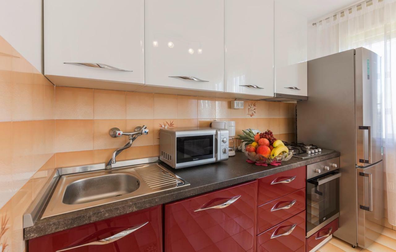 Two Bedroom Apartment, Nice Neighborhood, Free Parking, Wifi Pula Exteriér fotografie
