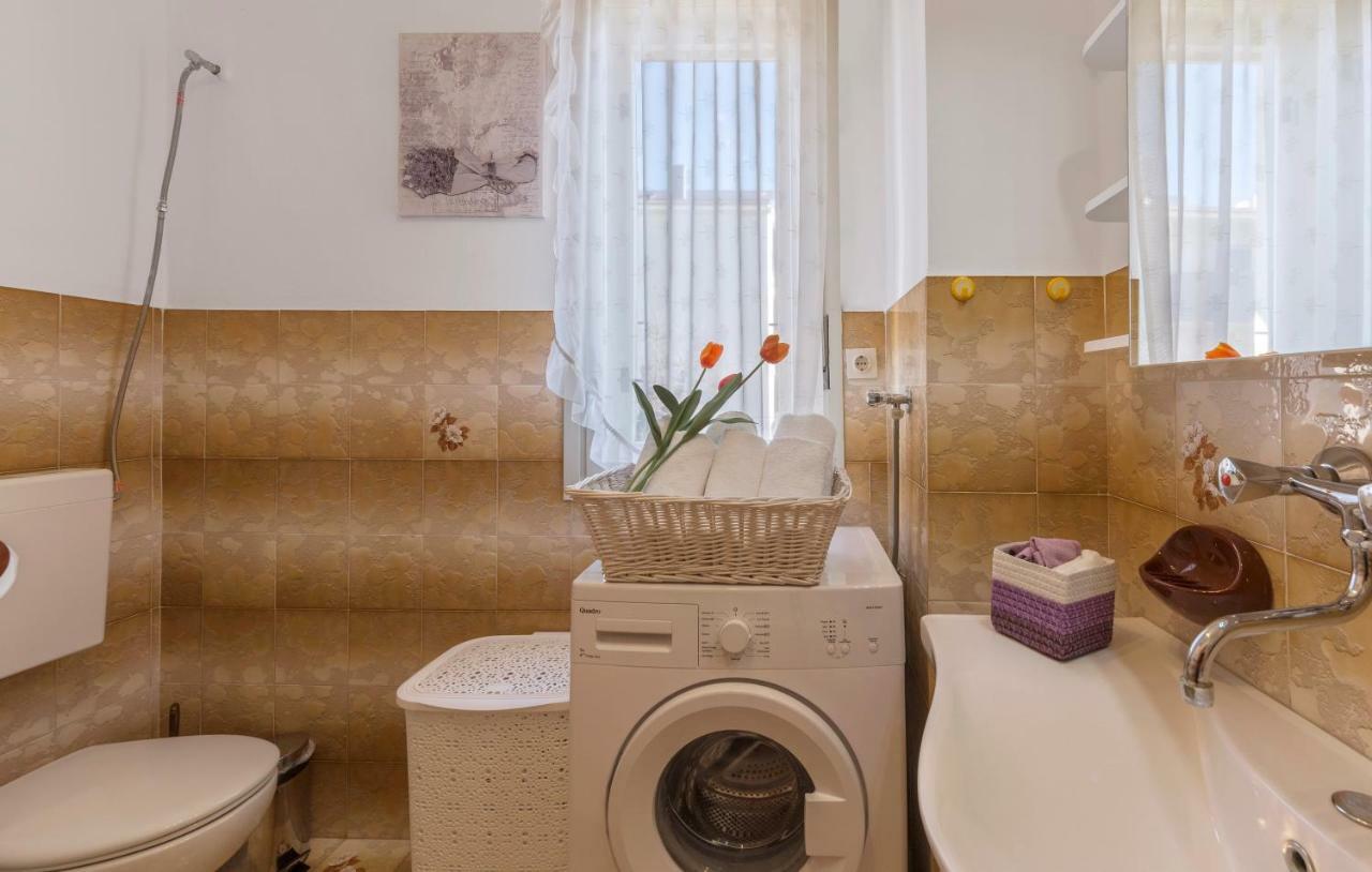 Two Bedroom Apartment, Nice Neighborhood, Free Parking, Wifi Pula Exteriér fotografie